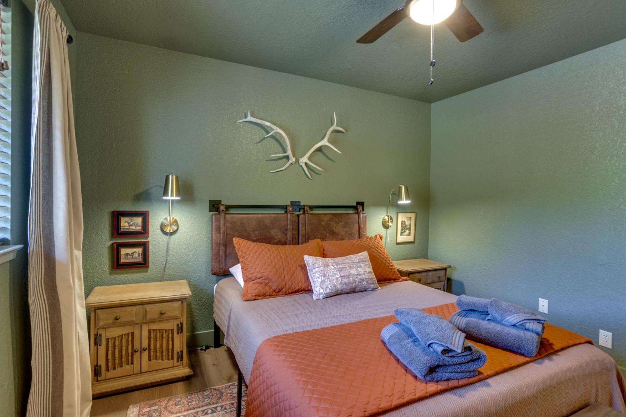 Pet-Friendly Escape With Game Room And Fire Pit! North Fork Eksteriør billede