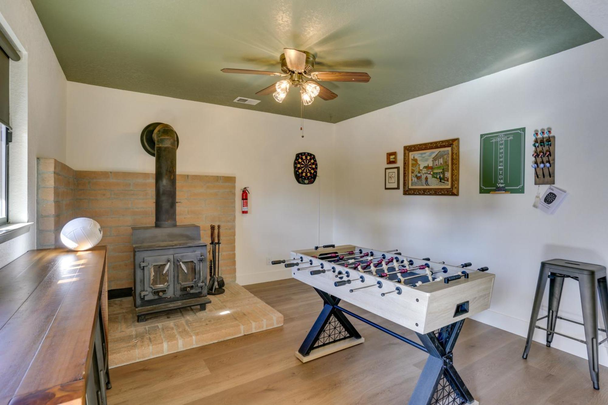 Pet-Friendly Escape With Game Room And Fire Pit! North Fork Eksteriør billede