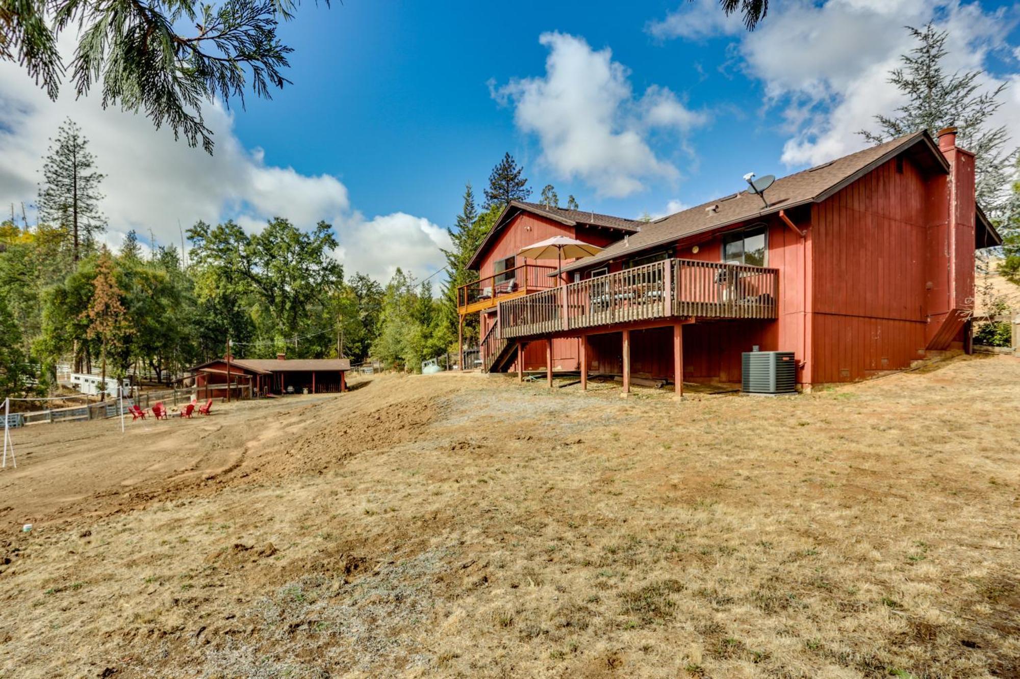 Pet-Friendly Escape With Game Room And Fire Pit! North Fork Eksteriør billede