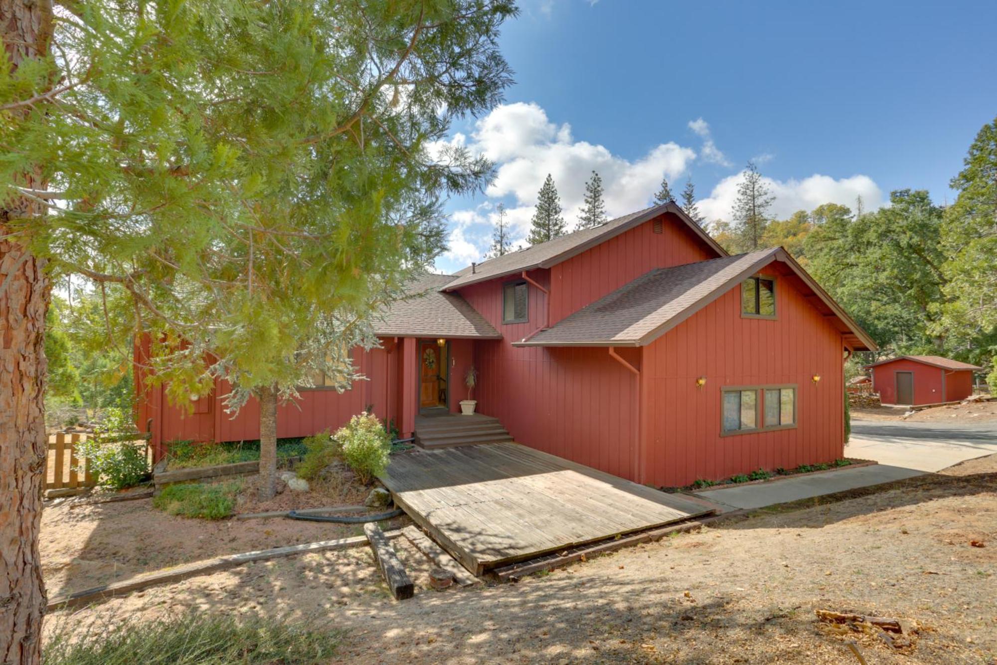 Pet-Friendly Escape With Game Room And Fire Pit! North Fork Eksteriør billede